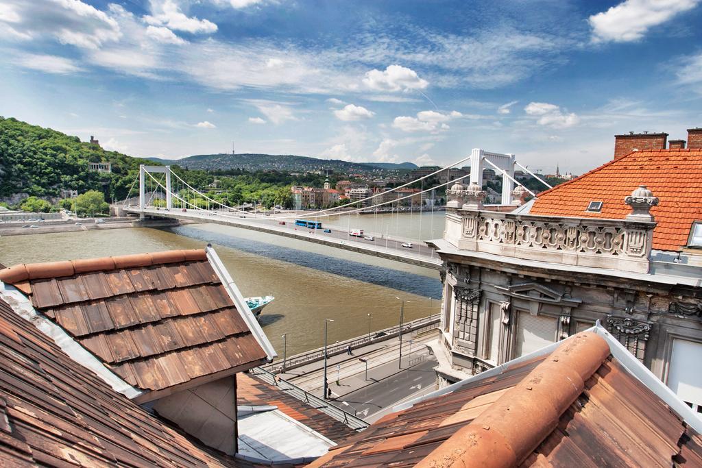 Riverside Flat With King Castle View Boedapest Buitenkant foto