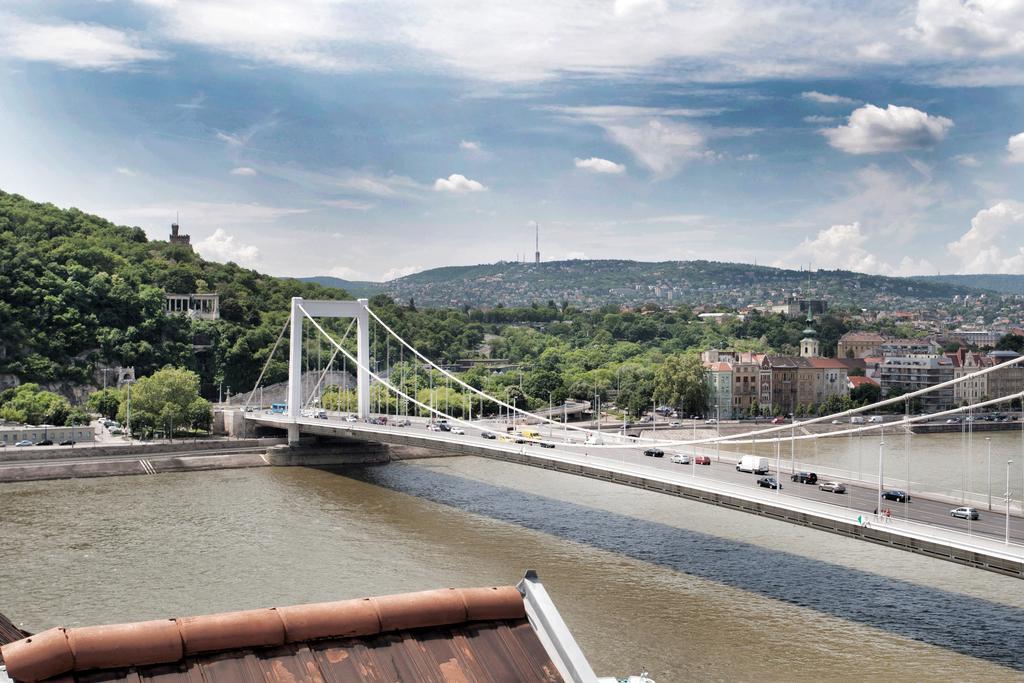 Riverside Flat With King Castle View Boedapest Buitenkant foto